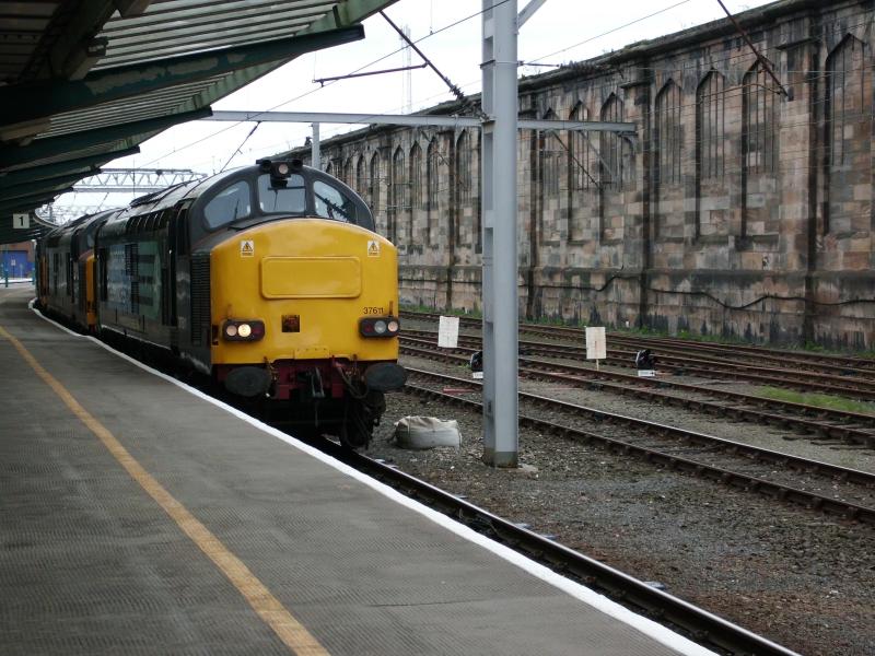 citadel: drs trio 37607/608 and 611 head through with one flask Photo of citadel