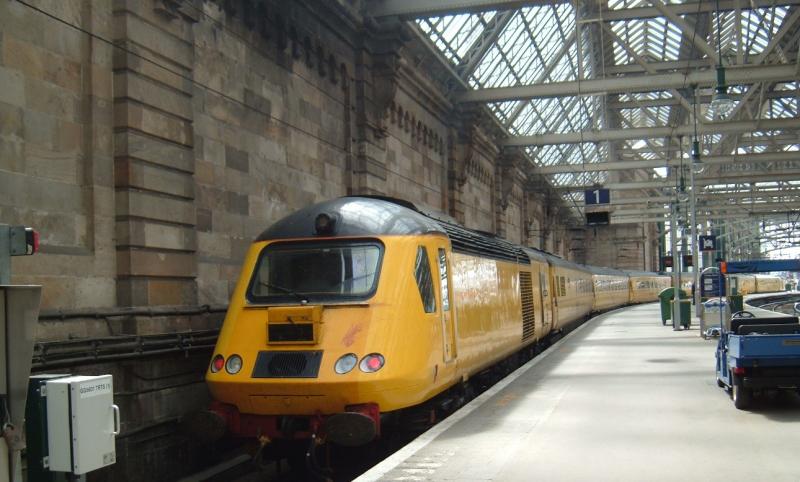 Resting at Central: Yellow Peril in Platform 1 on 14 June 2011. Photo of Resting at Central