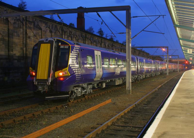 380022 380115 1Z80 140611 Carlisle: Photo of 380022 380115 1Z80 140611 Carlisle