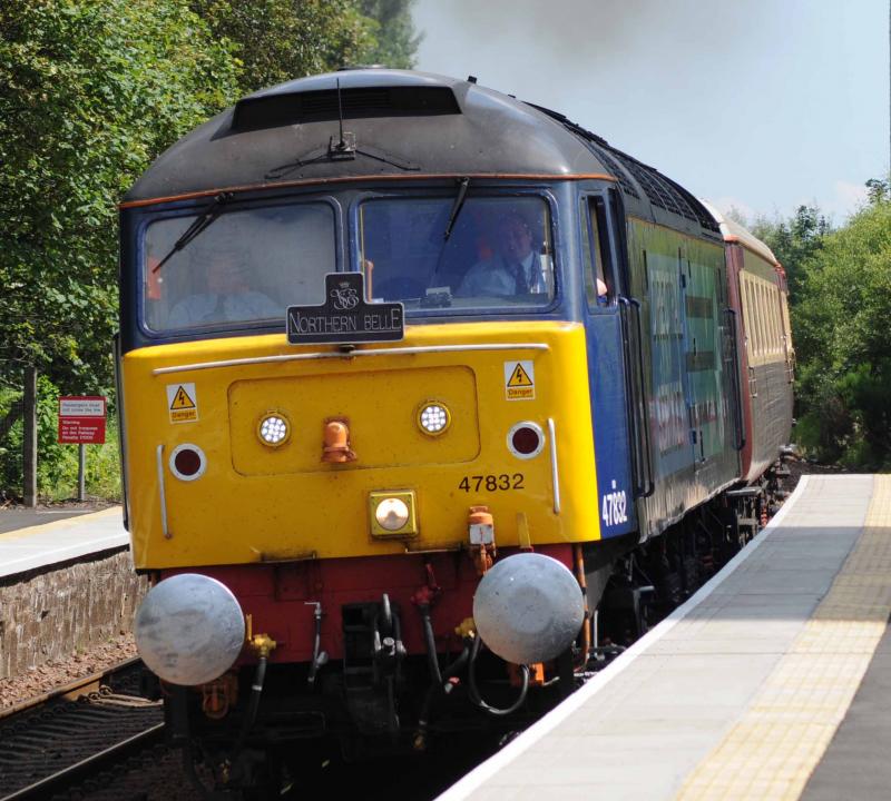 For Macpie: Macpie on Nothern Belle at Kennishead going slowly but late. Should have been in Baurheid. Nae Toot, Nae Wave Nae Fun
GEE us a Toot Photo of For Macpie