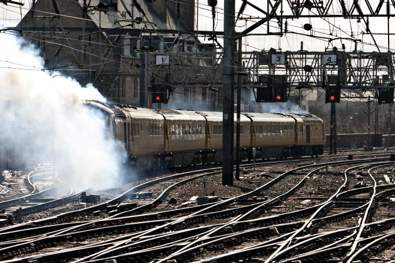 43013 43062 Glasgow Central: http://www.flickr.com/photos/clagmonster/ Photo of 43013 43062 Glasgow Central