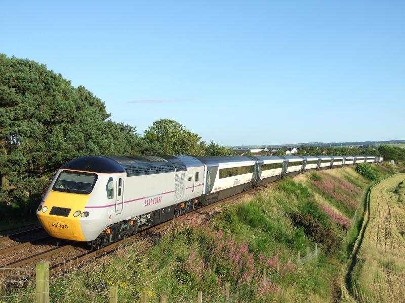43300 Craigentinny: 43300 climbs away from Leuchars working 1S20.43318 on the rear. Photo of 43300 Craigentinny