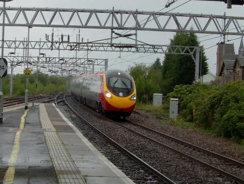 Extendolino: Motherwell in the rain Photo of Extendolino
