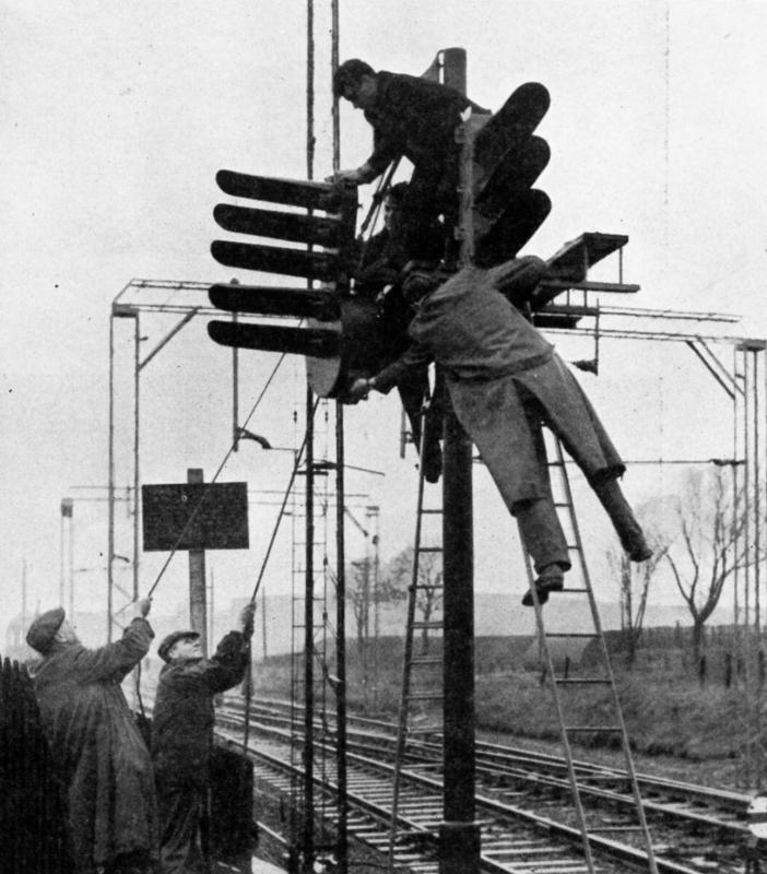 Milngavie Junction signal installation: The feather for the Milngavie Branch signal being hoisted into place in preparation for North Electric resignalling. Photo of Milngavie Junction signal installation
