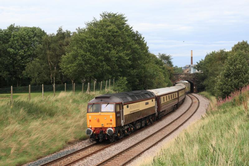 5Z92: 47790on the rear with 47832 on 5Z92 15.58 Motherwell to Edinburgh approaching the site of Duddingston Stn on 02/09/2011. Photo of 5Z92