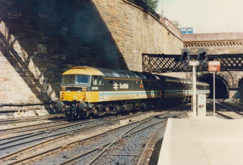 47705 at Glasgow Queen St: 47705 at Glasgow Queen St. (Summer 1985) Photo of 47705 at Glasgow Queen St